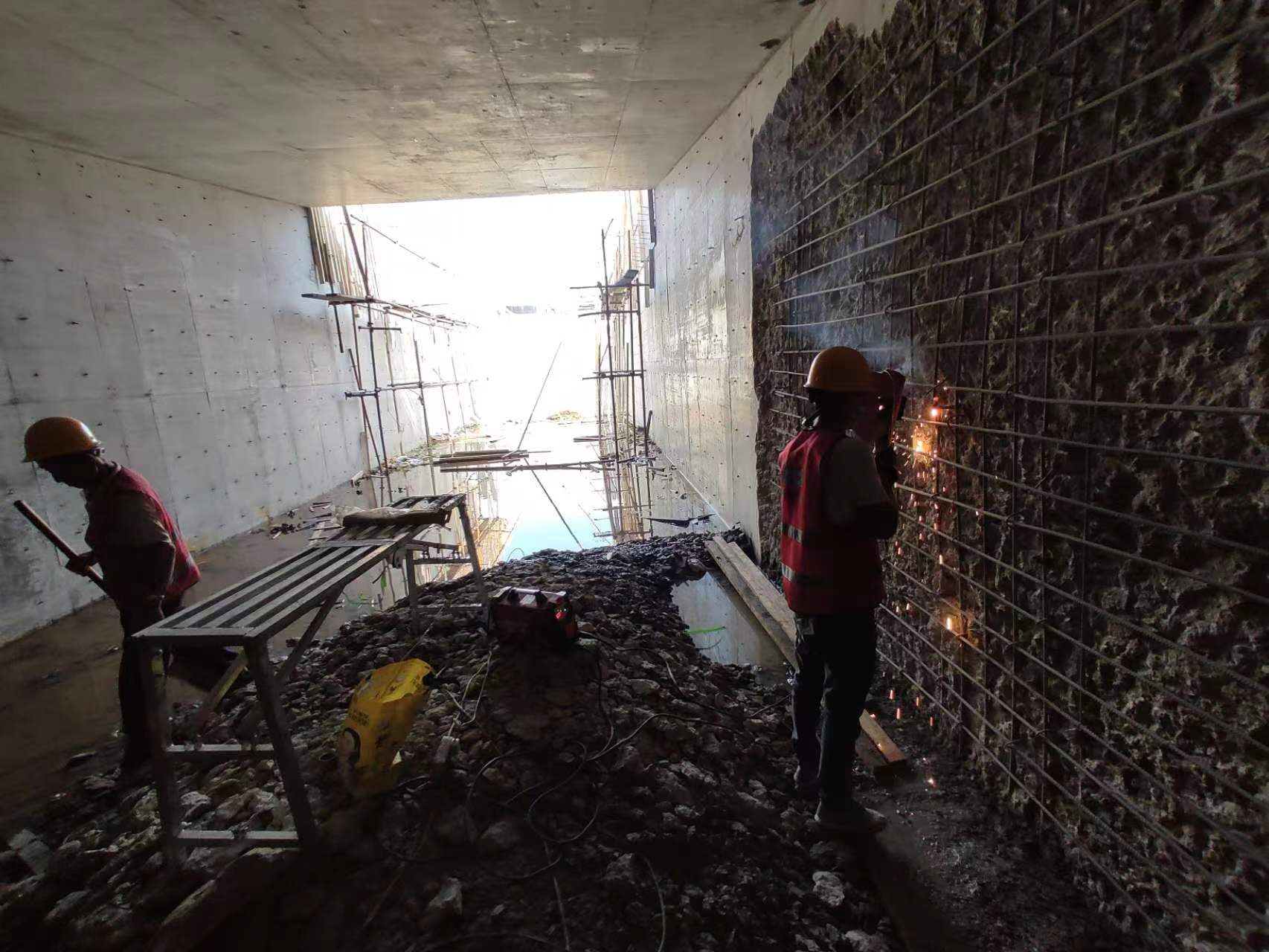 吴堡挖断承重墙导致楼体开裂，加固施工方案出炉